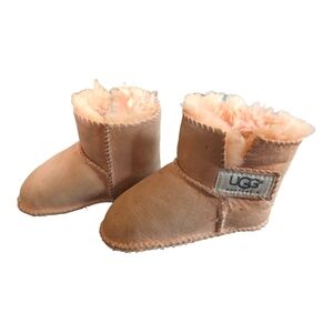 Baby Erin Uggs Size Medium 6-12 months